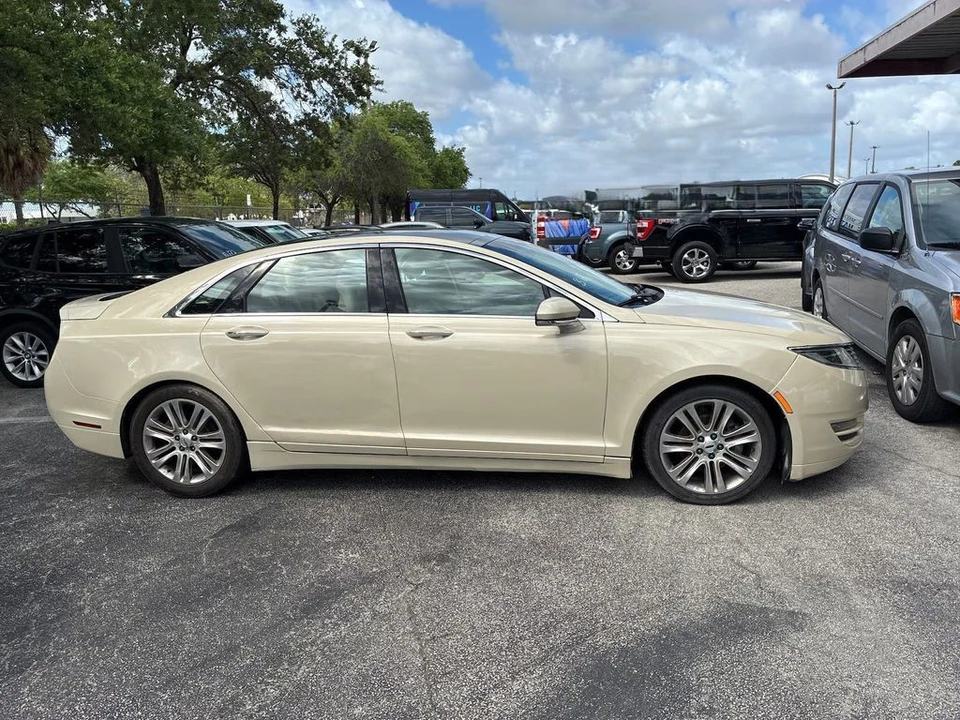 2016 Lincoln MKZ - Image 5 of 12