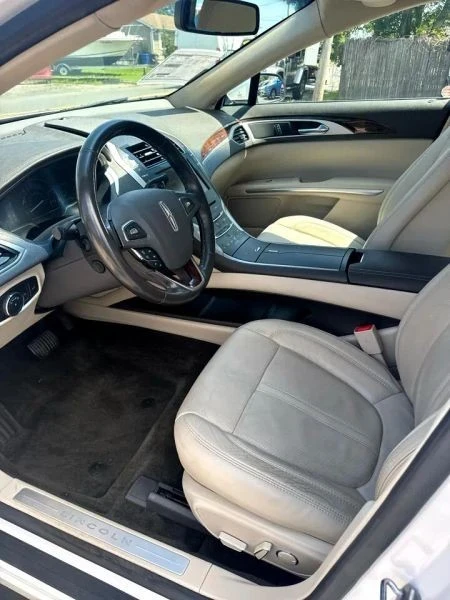 2016 Lincoln MKZ - Image 9 of 12