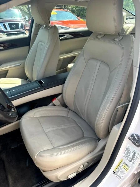 2016 Lincoln MKZ - Image 10 of 12