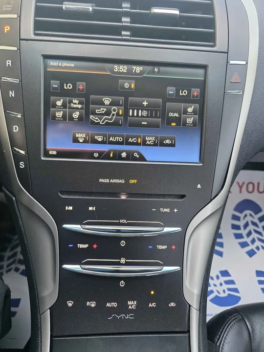 2016 Lincoln MKZ - Image 13 of 20