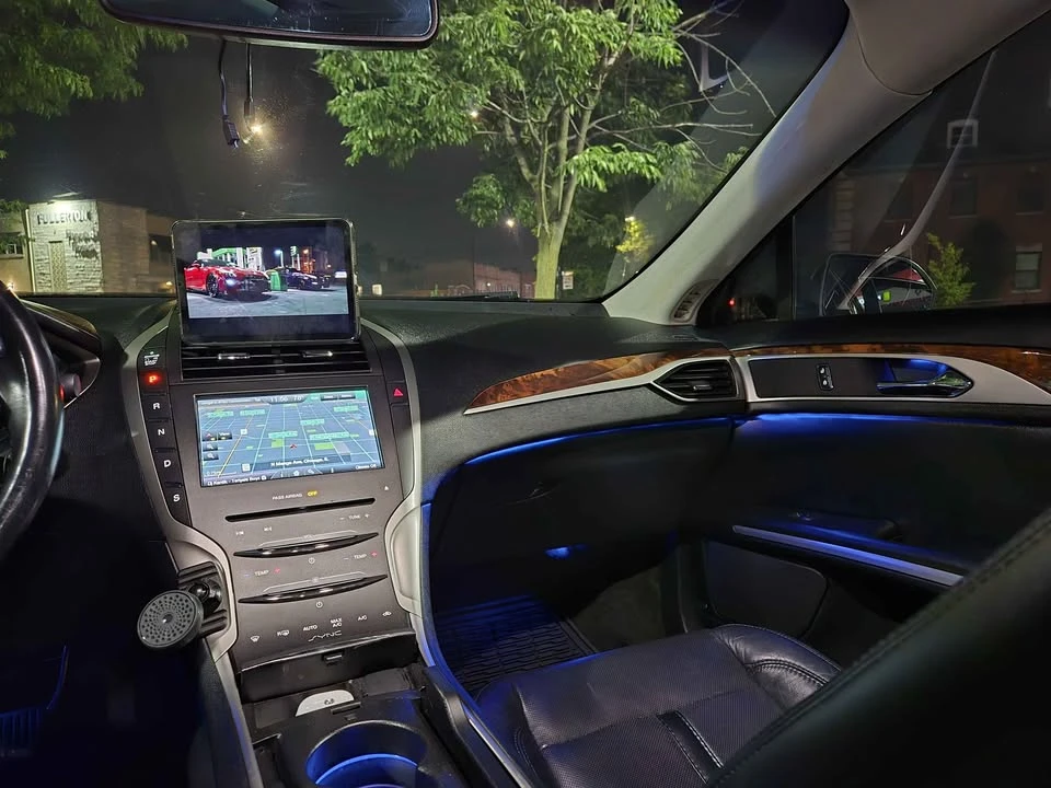 2016 Lincoln MKZ - Image 9 of 14