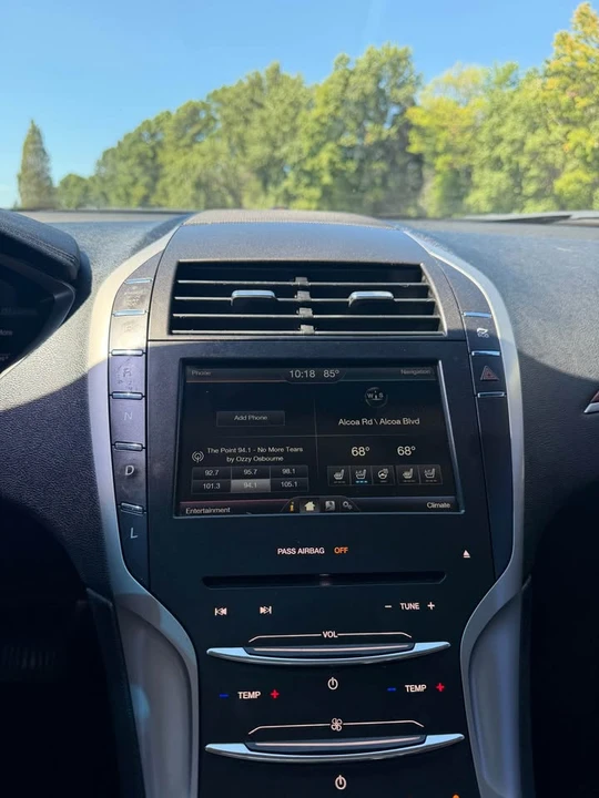 2016 Lincoln MKZ - Image 10 of 14