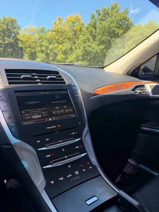 2016 Lincoln MKZ - Image 9 of 14