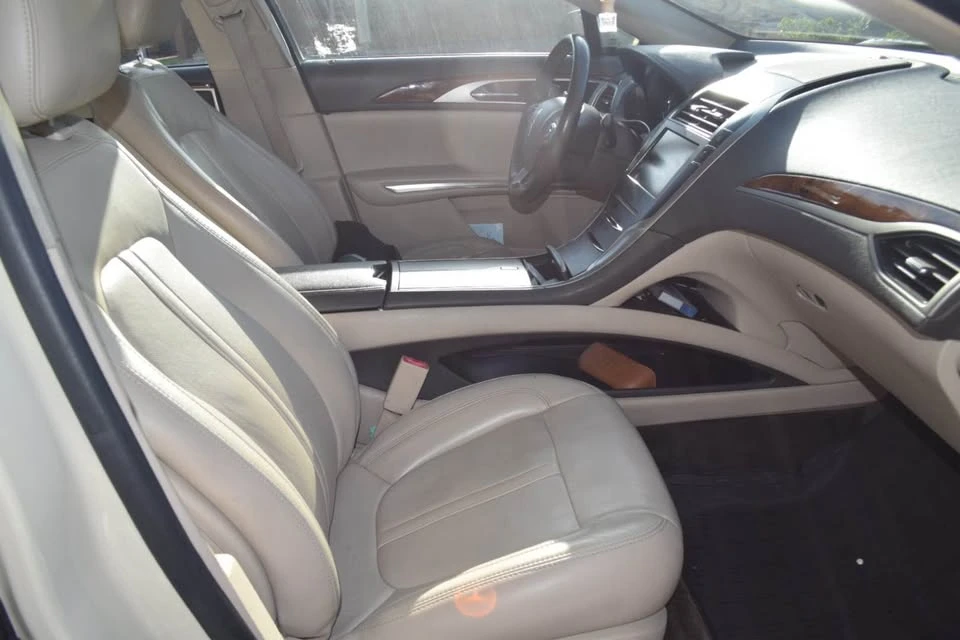 2016 Lincoln MKZ - Image 17 of 20