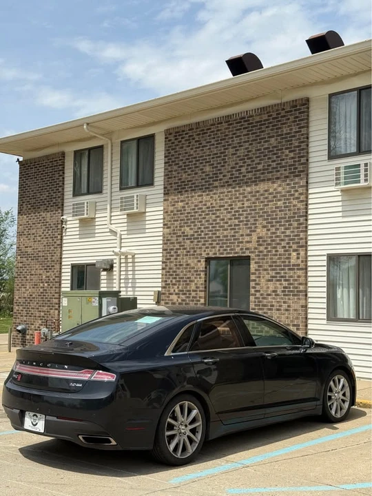 2016 Lincoln MKZ - Image 2 of 6