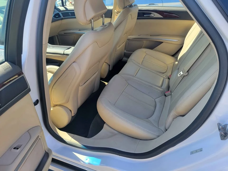 2016 Lincoln MKZ - Image 11 of 12