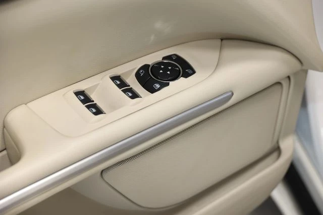 2016 Lincoln MKZ - Image 11 of 12