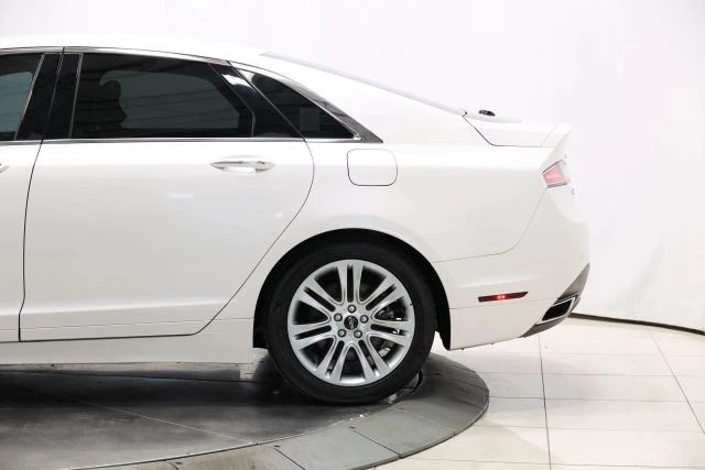 2016 Lincoln MKZ - Image 8 of 12