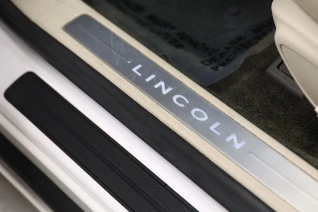 2016 Lincoln MKZ - Image 16 of 31