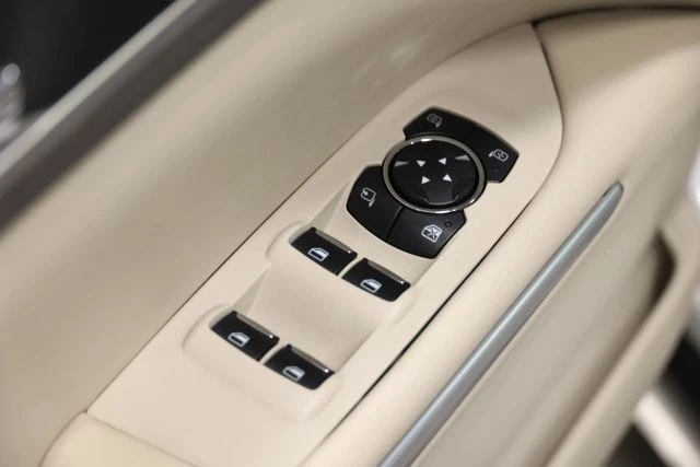 2016 Lincoln MKZ - Image 13 of 31