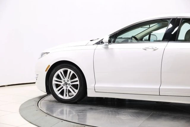 2016 Lincoln MKZ - Image 8 of 31