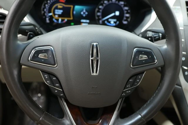 2016 Lincoln MKZ - Image 24 of 31