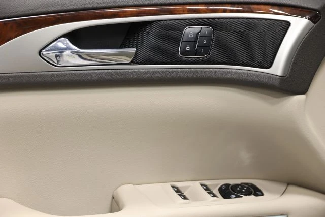 2016 Lincoln MKZ - Image 12 of 31