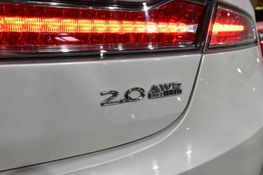2016 Lincoln MKZ - Image 10 of 12