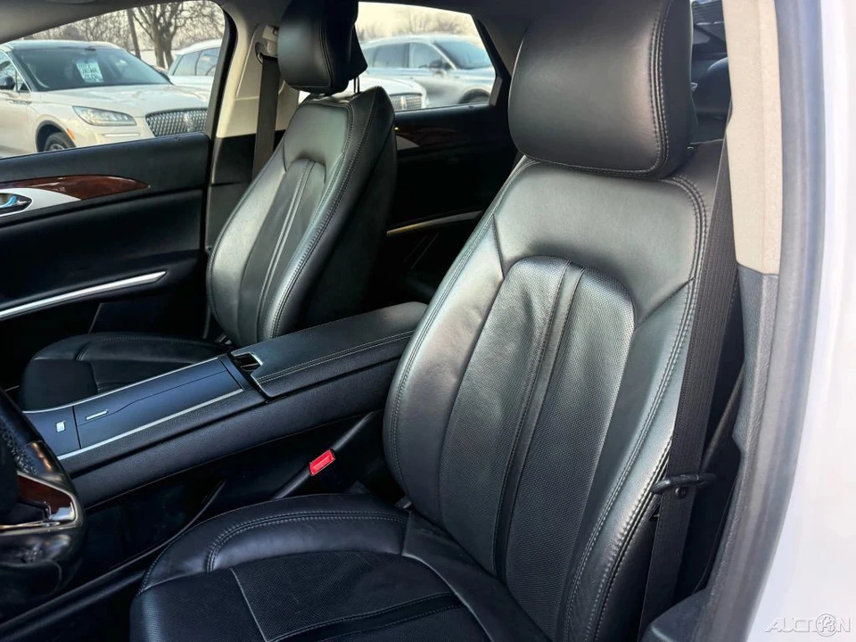2016 Lincoln MKZ - Image 11 of 12