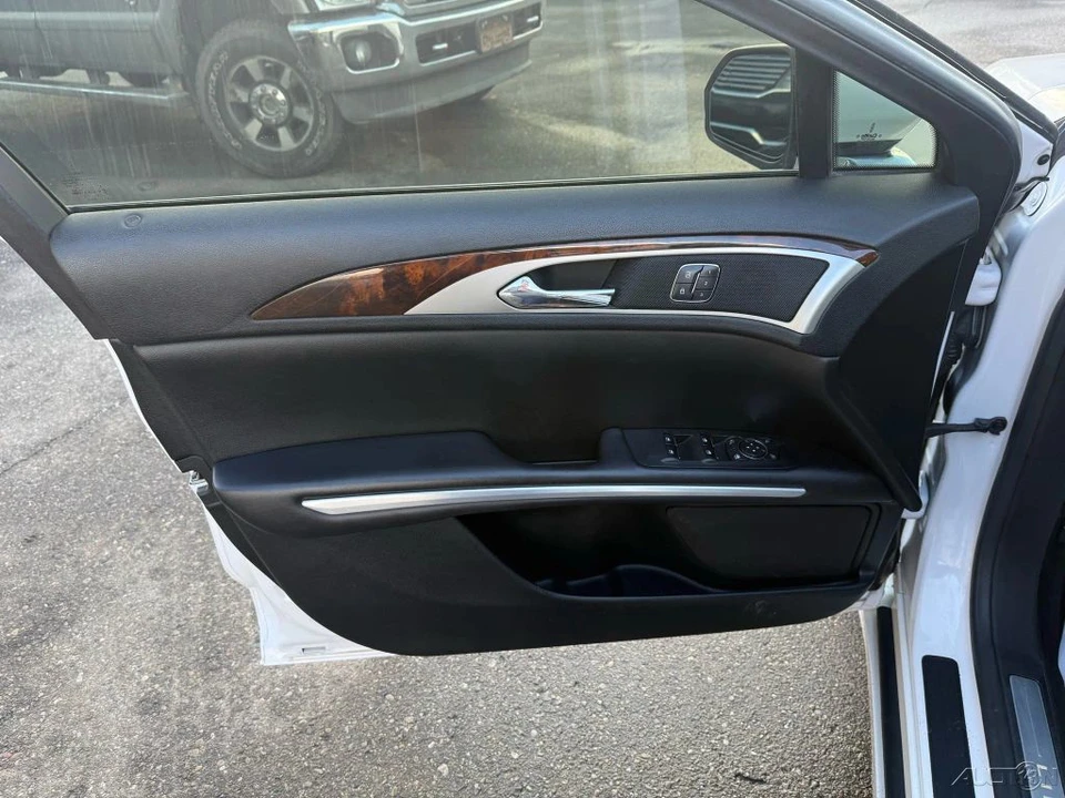 2016 Lincoln MKZ - Image 13 of 21
