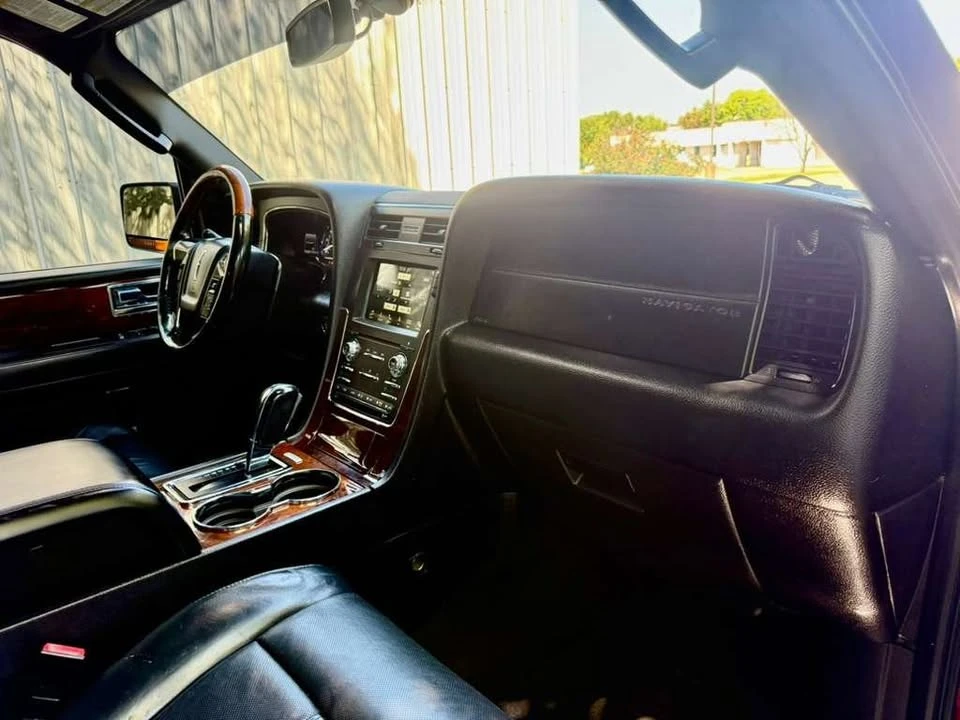 2016 Lincoln Navigator 3rd Gen - Image 18 of 20