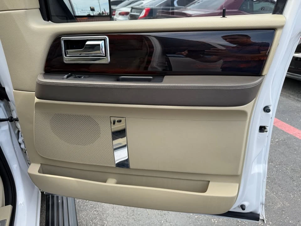 2016 Lincoln Navigator - Image 12 of 20