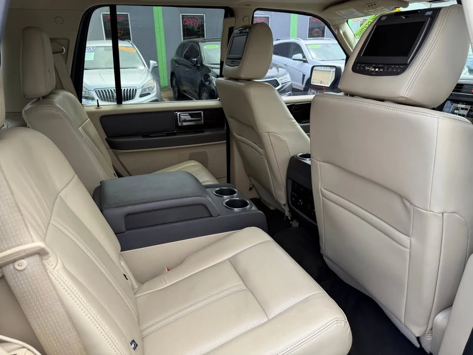 2016 Lincoln Navigator - Image 16 of 20