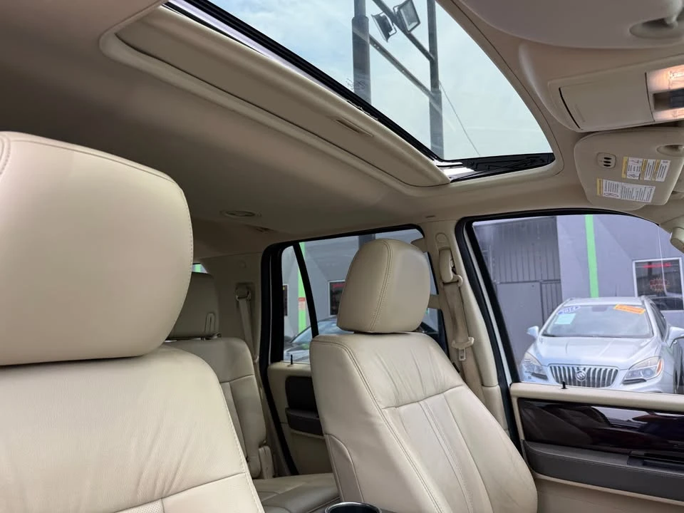 2016 Lincoln Navigator - Image 15 of 20