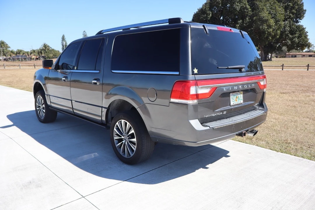 2016 Lincoln Navigator 3rd Gen - Image 6 of 21