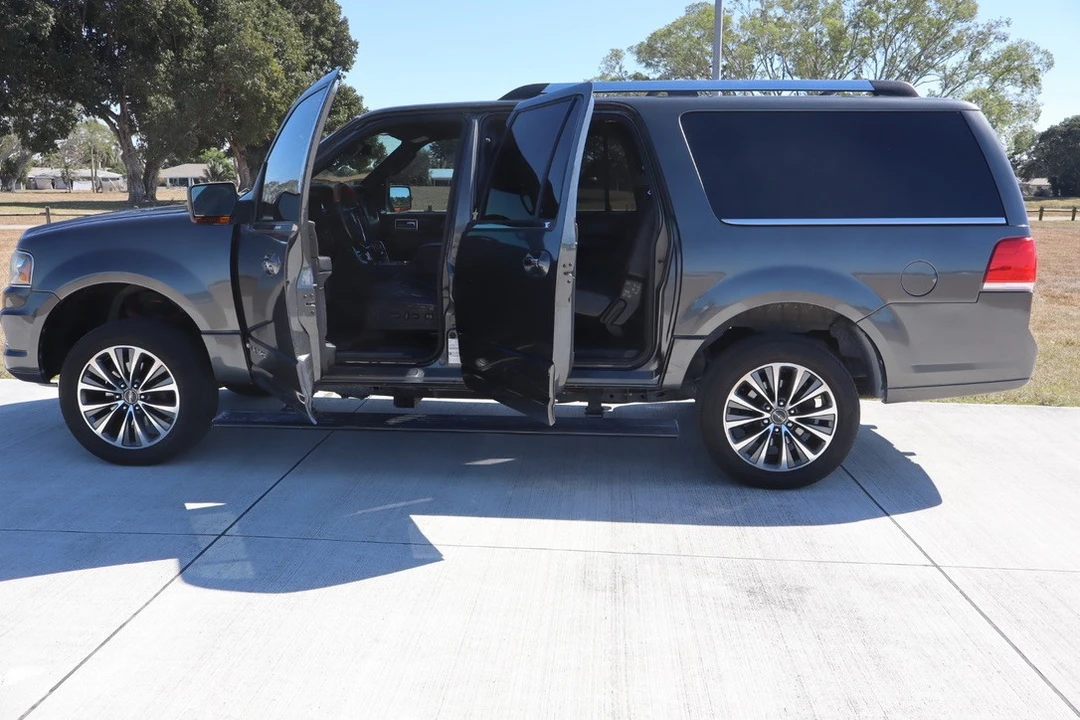 2016 Lincoln Navigator 3rd Gen - Image 17 of 21