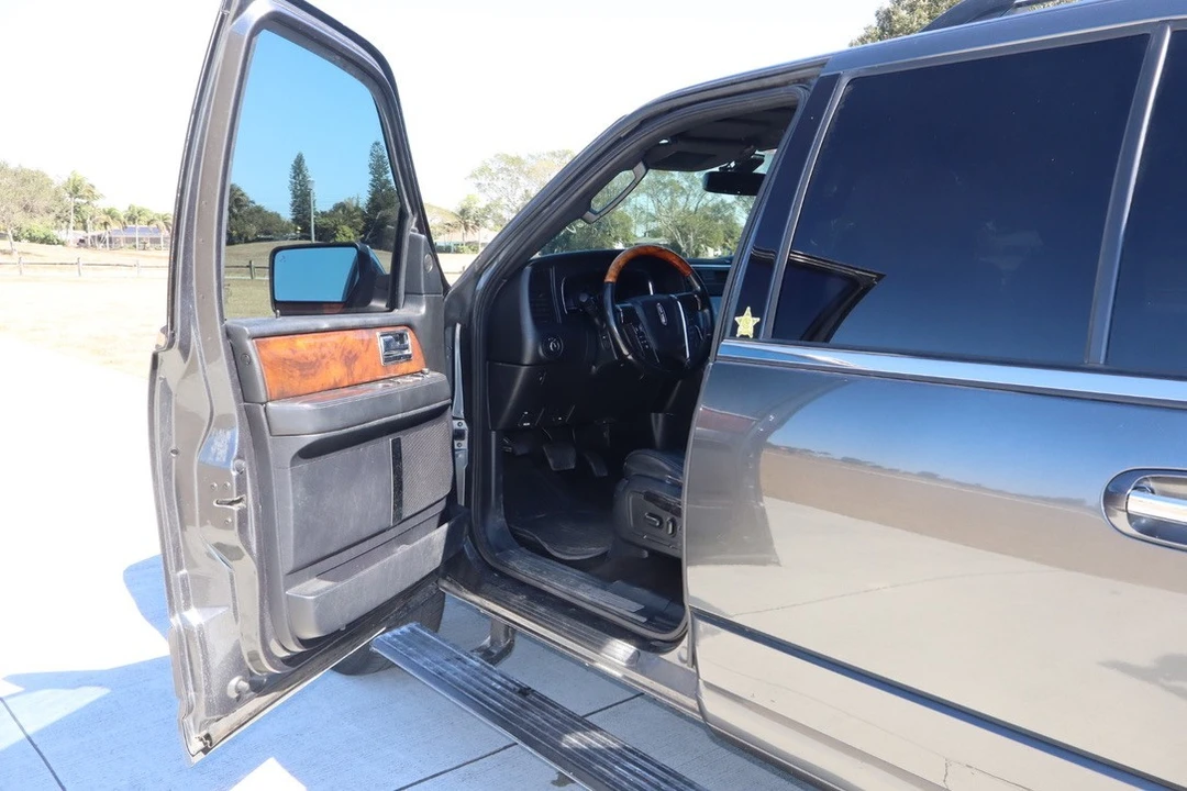 2016 Lincoln Navigator 3rd Gen - Image 16 of 21