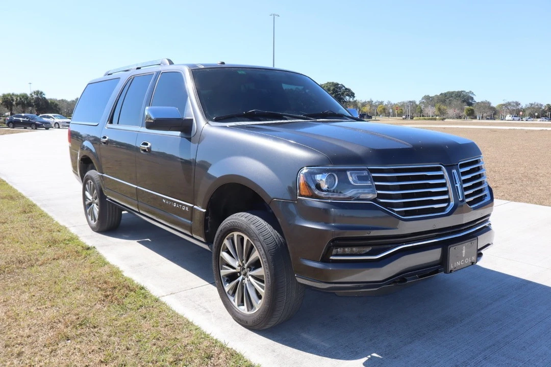 2016 Lincoln Navigator 3rd Gen - Image 3 of 21