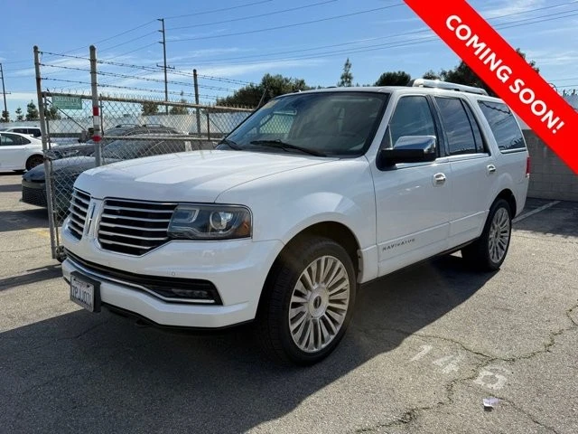 2016 Lincoln Navigator 3rd Gen - Image 2 of 9