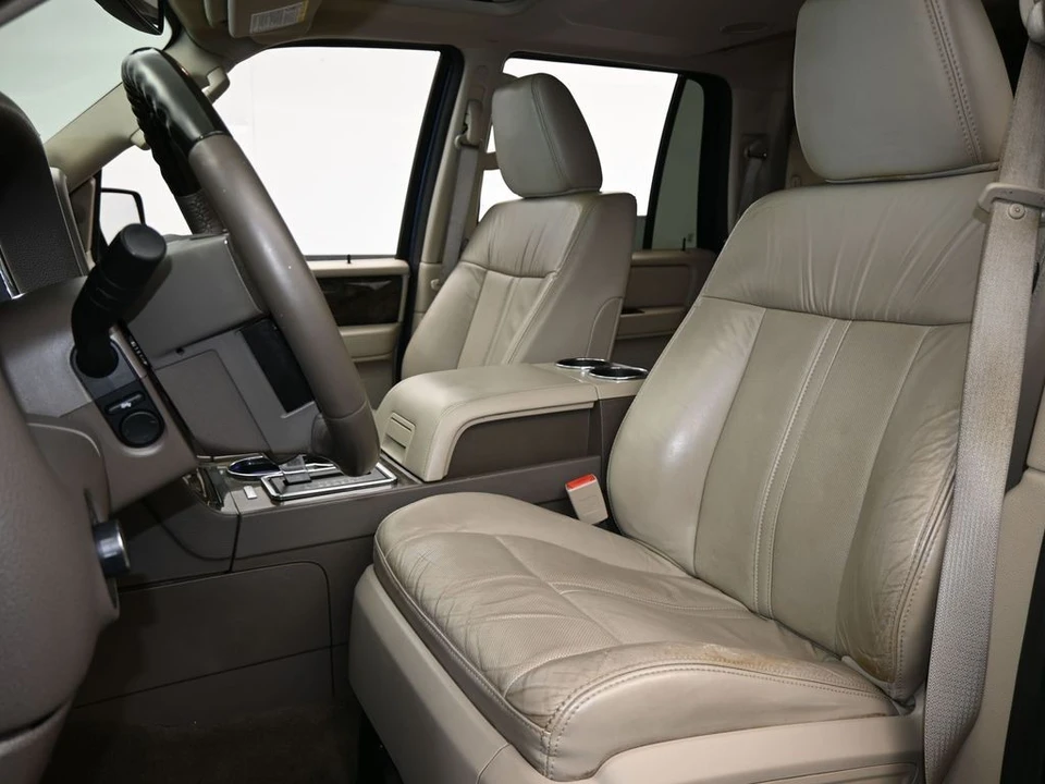 2016 Lincoln Navigator 3rd Gen - Image 10 of 12