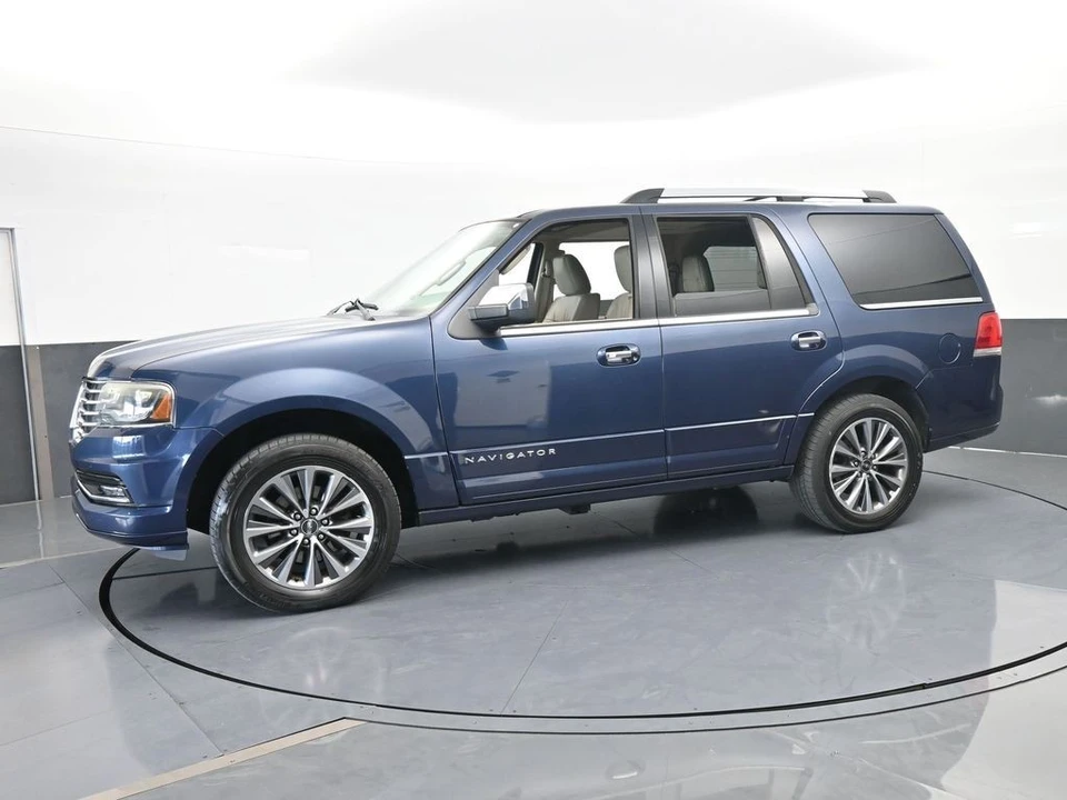 2016 Lincoln Navigator 3rd Gen - Image 2 of 12