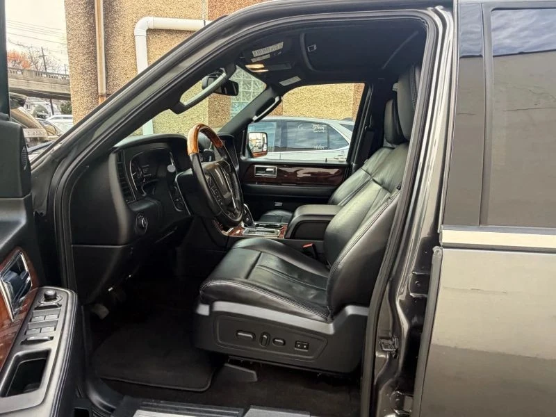 2016 Lincoln Navigator 3rd Gen - Image 10 of 12