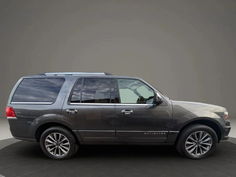 2016 Lincoln Navigator 3rd Gen - Image 4 of 12