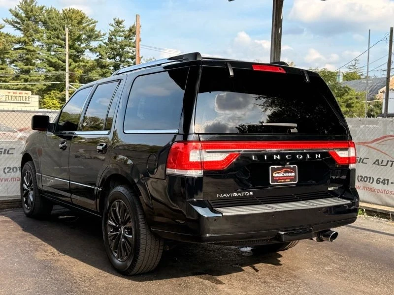 2016 Lincoln Navigator 3rd Gen - Image 11 of 12