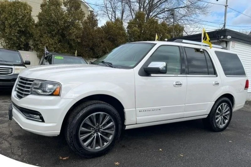 2016 Lincoln Navigator 3rd Gen - Image 4 of 12