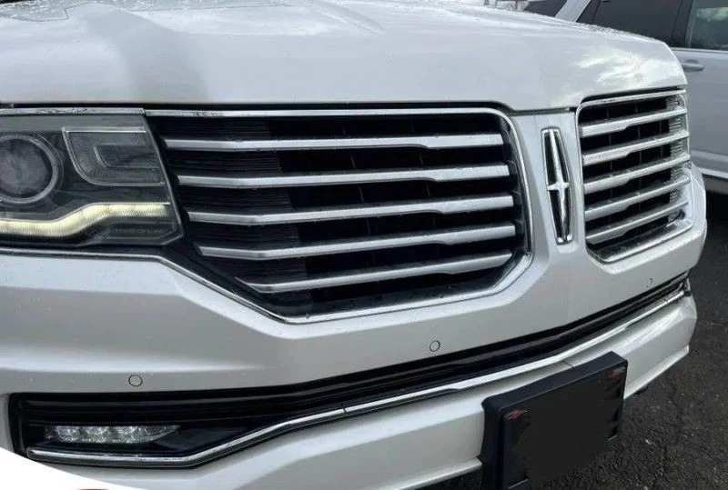 2016 Lincoln Navigator 3rd Gen - Image 2 of 12