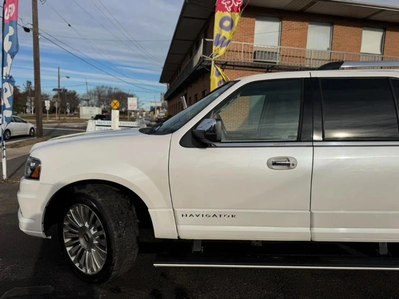 2016 Lincoln Navigator 3rd Gen - Image 7 of 12