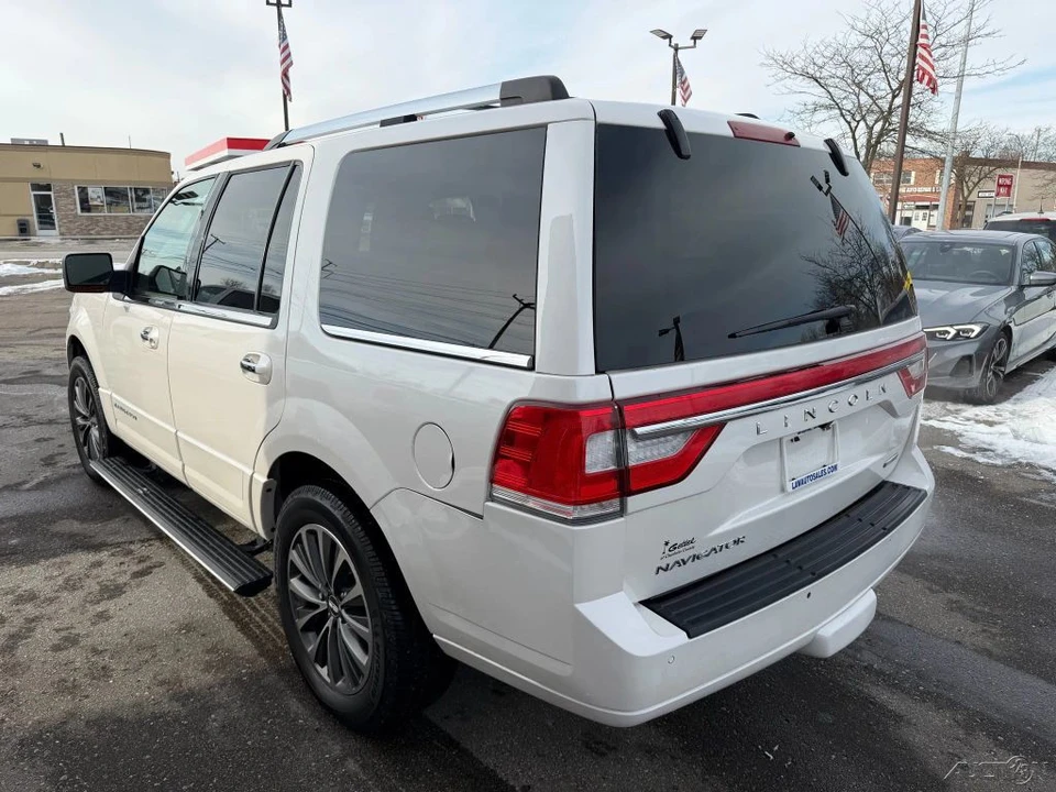 2016 Lincoln Navigator 3rd Gen - Image 3 of 12
