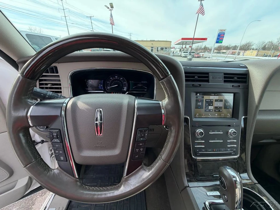 2016 Lincoln Navigator 3rd Gen - Image 18 of 21
