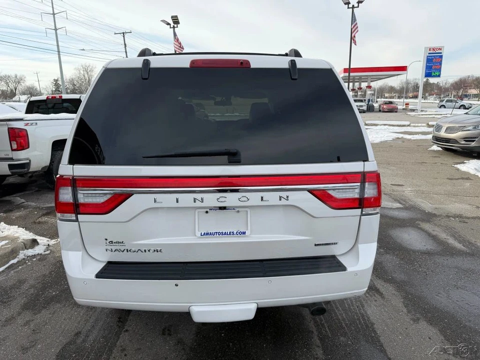 2016 Lincoln Navigator 3rd Gen - Image 4 of 12