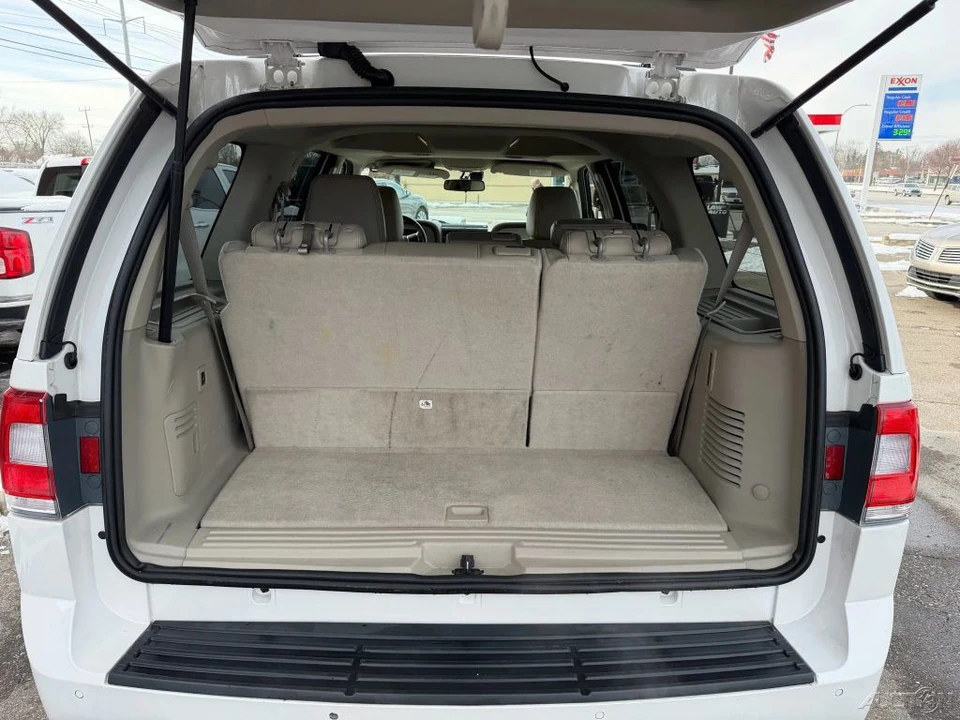 2016 Lincoln Navigator 3rd Gen - Image 15 of 21