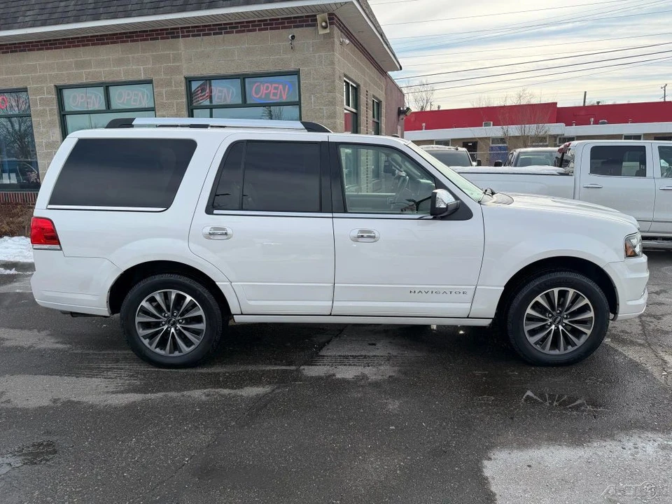2016 Lincoln Navigator 3rd Gen - Image 6 of 12