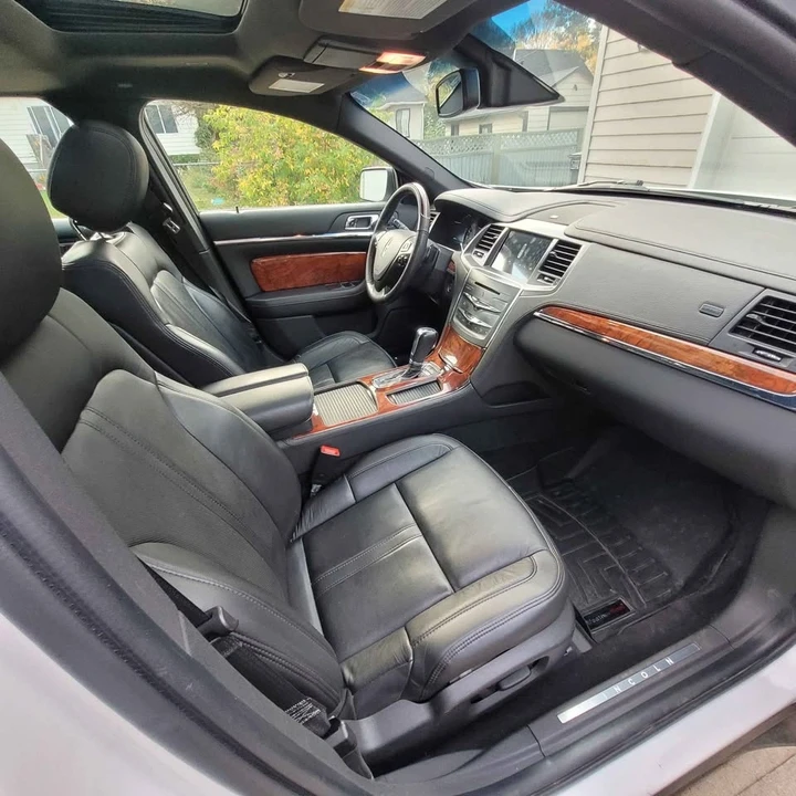 2016 Lincoln MKS - Image 8 of 14