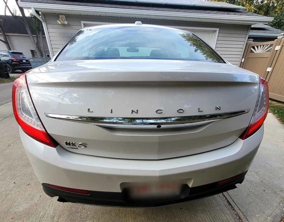 2016 Lincoln MKS - Image 3 of 14