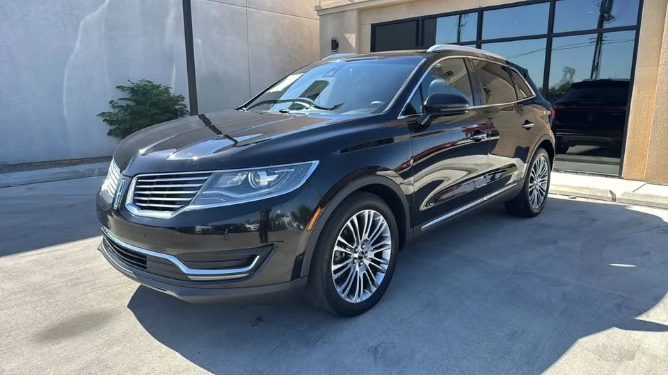 2016 Lincoln MKX - Image 2 of 18