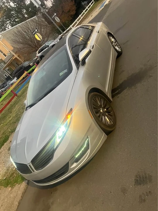 2016 Lincoln MKZ - Image 2 of 4