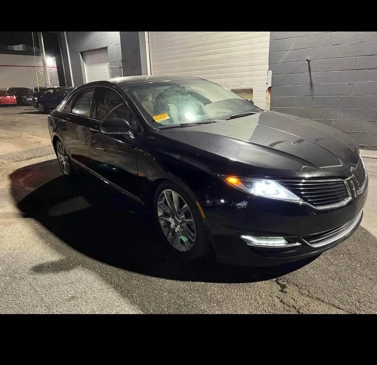 2016 Lincoln MKZ - Image 2 of 8