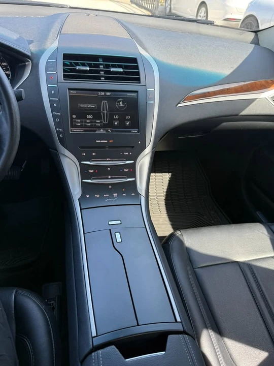 2016 Lincoln MKZ - Image 11 of 18