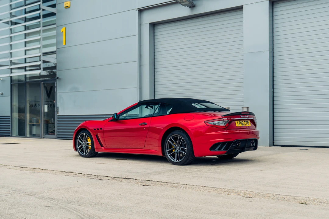 2016 Maserati GranTurismo MC Stradale - Image 15 of 31