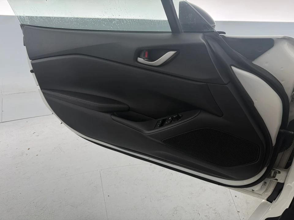 2016 Mazda ND MX-5 Miata - Image 8 of 31
